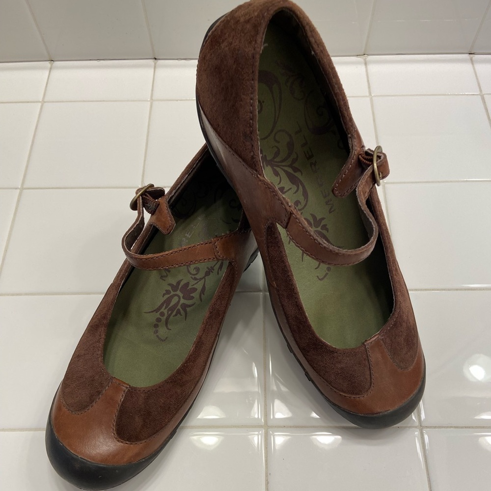EUC Merrell Plaza Mary Janes Size 9